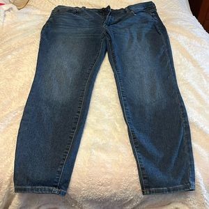 Kohls Sonoma 16w-20 w skinny jean. Like new. Smoke free, pet friendly house.
